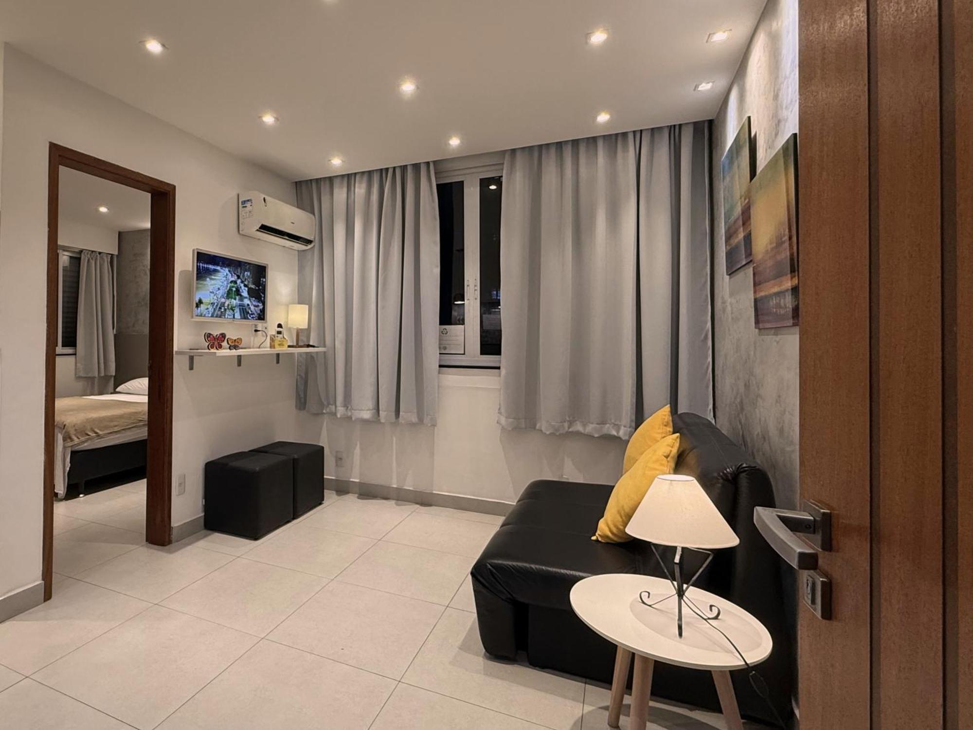 The Best Apartment In Copacabana - Quarto E Sala - Rio de Janeiro — Photos 2